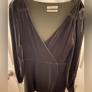 Green velvet dress with short detail and skirt detail tied sleeves size SMALL